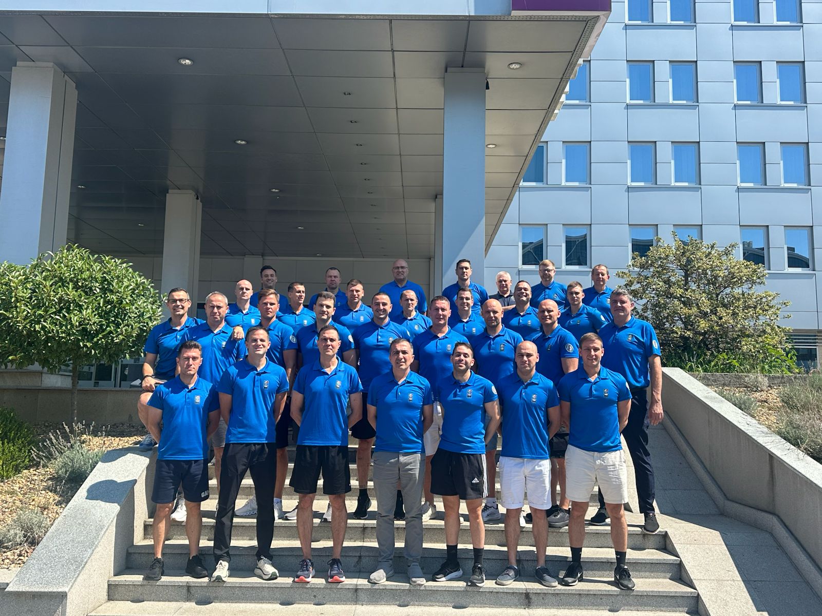 Jón Bender í eftirliti í U18 drengja í Serbíu