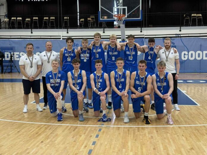 U16 strákar fengu silfur á NM